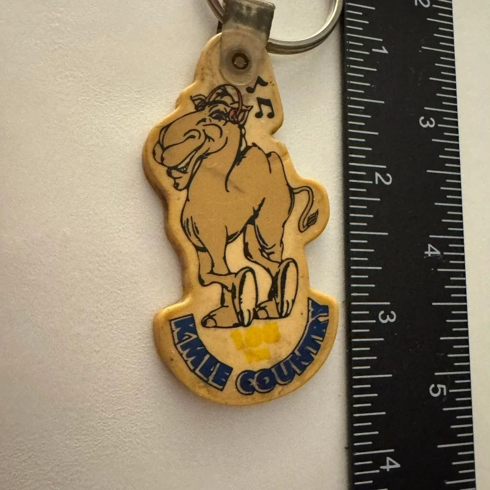 Vintage KMLE Country 108 FM‎ Radio Camel Keychain, Novelty Collectible